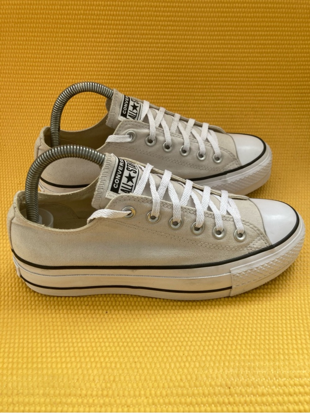 Converse Chuck Taylor White Low Top Platform Sneakers Womens Size 7.5